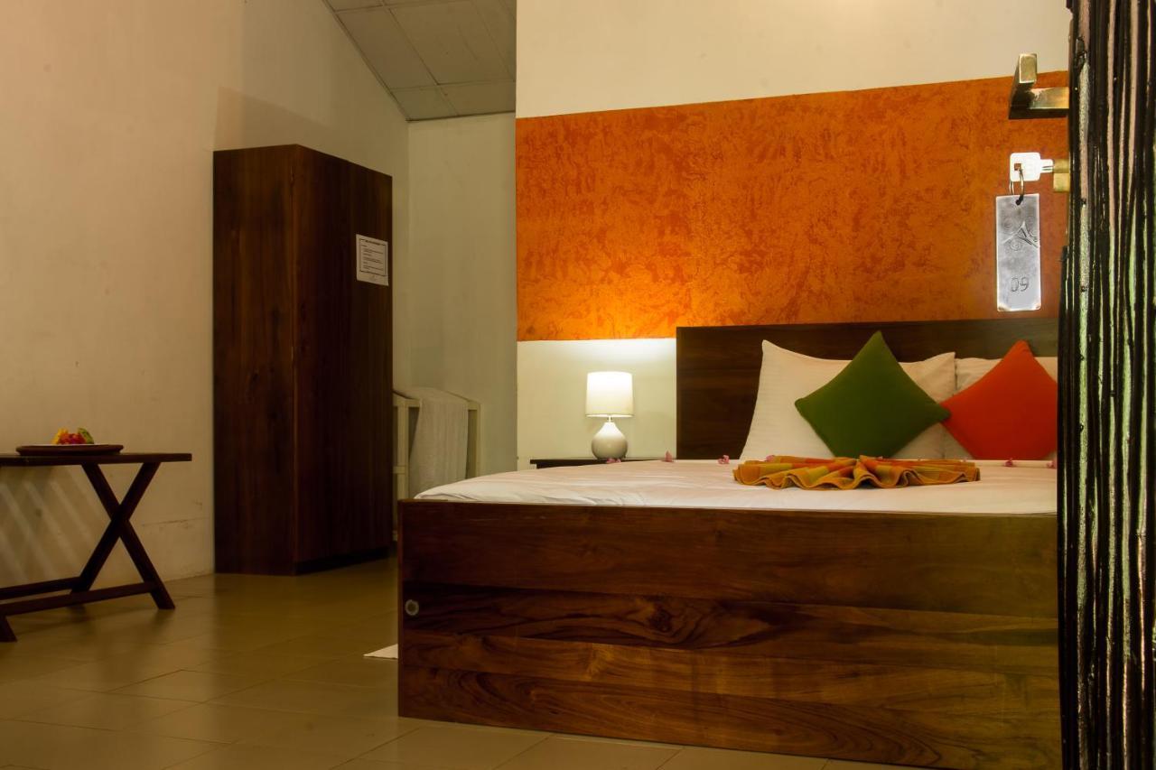 Amaranta Classic Retreat Bambaragaleyaya ภายนอก รูปภาพ
